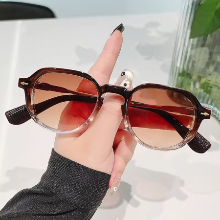 Retro Men Women Rivet Square Frame Ultraviolet Protection Sun Glasses - coffee colour